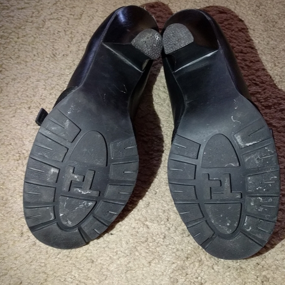 Vintage Black Tommy Hilfiger Heels - Picture 7 of 15